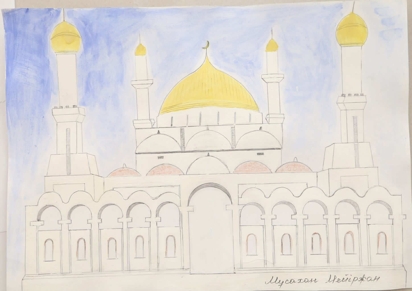 Артынан, бүйірінен, фото